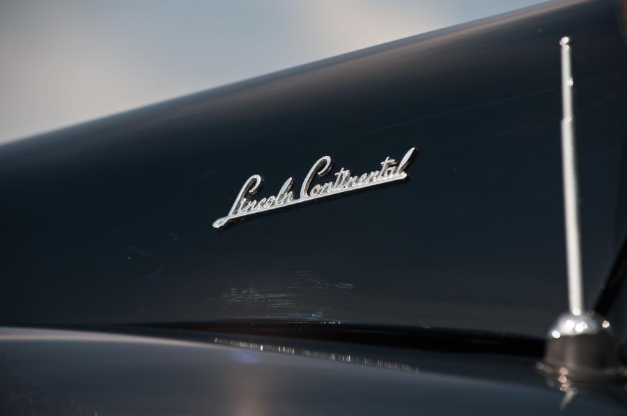  Lincoln Continental Cabriolet Black 1948 года  (фото 18 из 22)